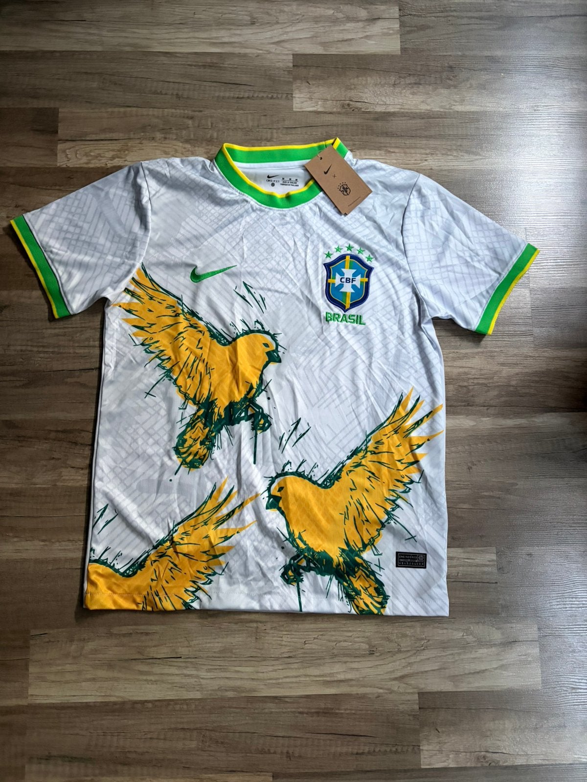 Brazilie retro shirt, Sport en Fitness, Voetbal, Maat M, Ophalen of Verzenden, Nieuw, Shirt
