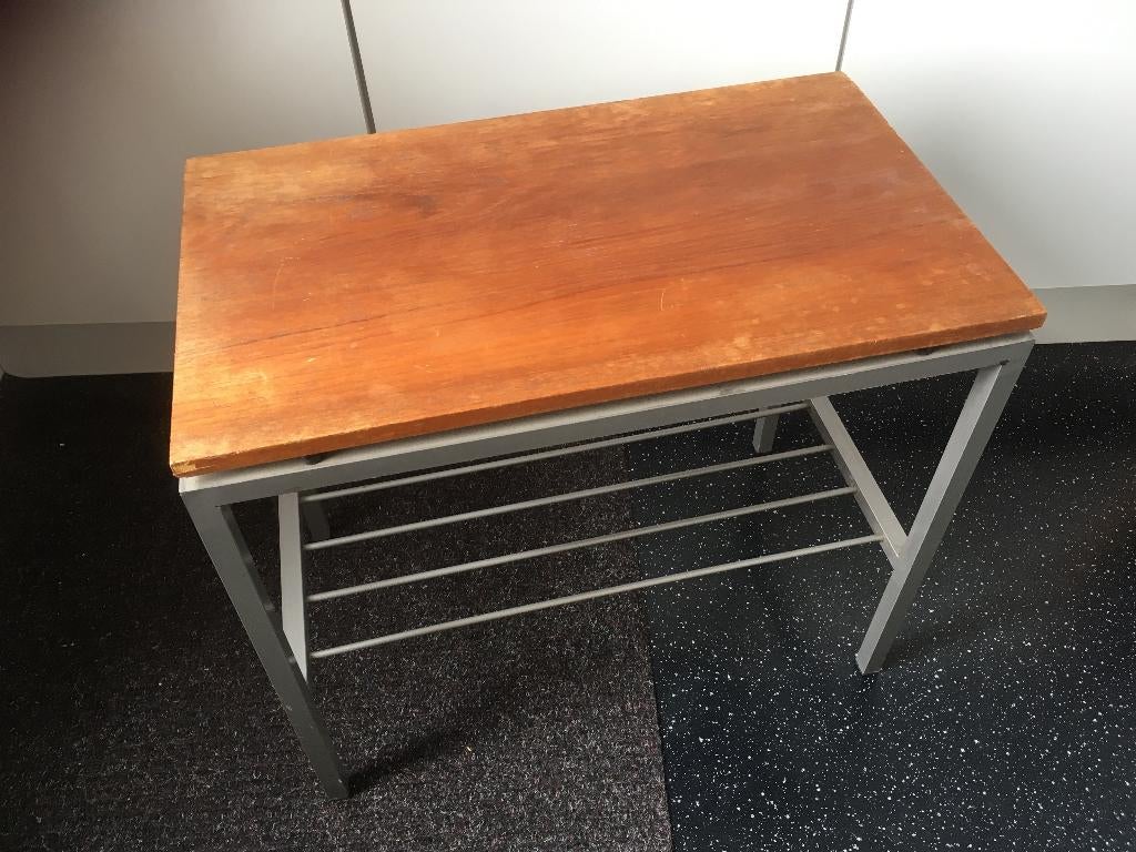 vintage pastoe Cees Braakman retro bijzet tafel, Huis en Inrichting, Tafels | Bijzettafels, Gebruikt, Rond, 55 tot 75 cm, Hout