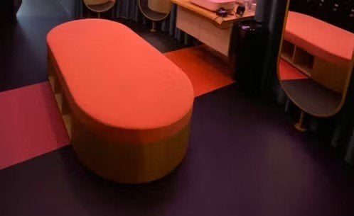 Grote Design Poef / Ottoman | Organische Vorm | Eiken Basis, Ophalen, 125 cm of meer, Zo goed als nieuw, Stof