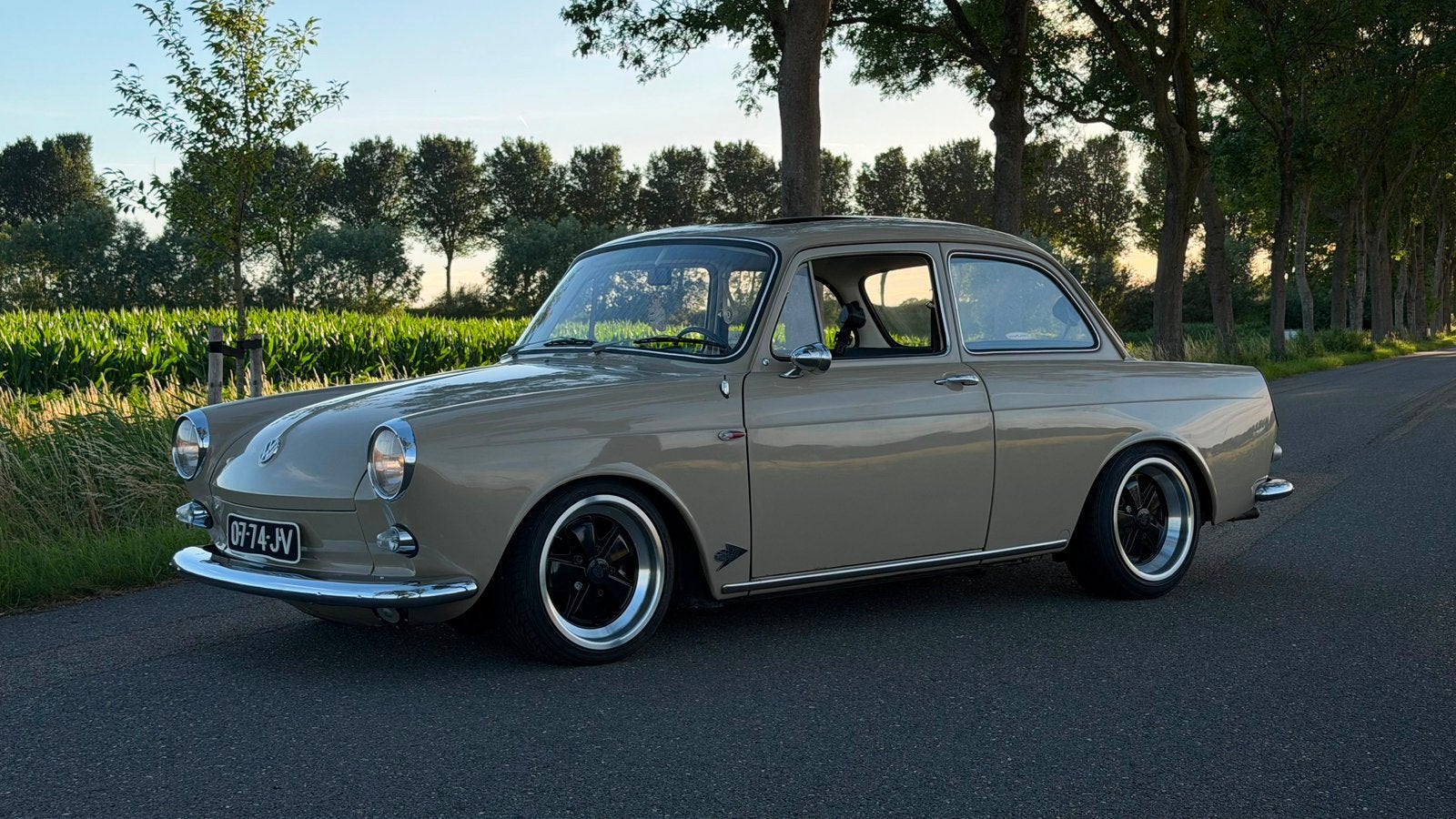 Volkswagen 1600 | originele lak | open dak | nl auto, Auto's, Volkswagen, Achterwielaandrijving, 4 cilinders, Overige bekleding