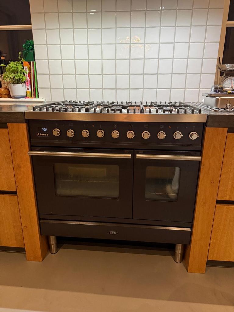 Boretti Fornuis met 6 gaspitten en 2 ovens, Gebruikt, 60 cm of meer, Ophalen of Verzenden, Gas