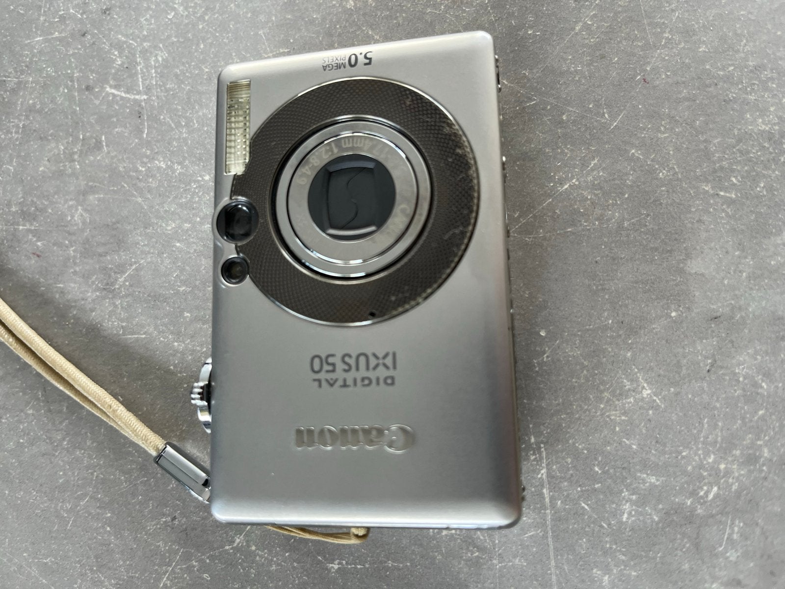 Canon Digital IXUS 50 Compactcamera met hoesje, Ophalen, Gebruikt, Canon, Compactcamera