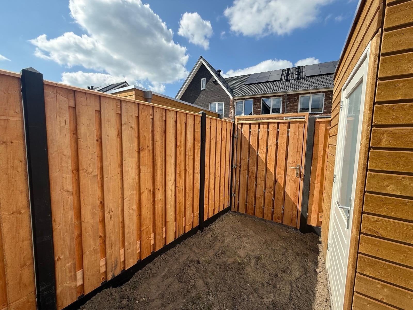 HOUT-BETON SCHUTTING – VAKKUNDIG GEPLAATST, Tuin en Terras, 1 tot 2 meter, Minder dan 3 meter, Nieuw, Ophalen of Verzenden