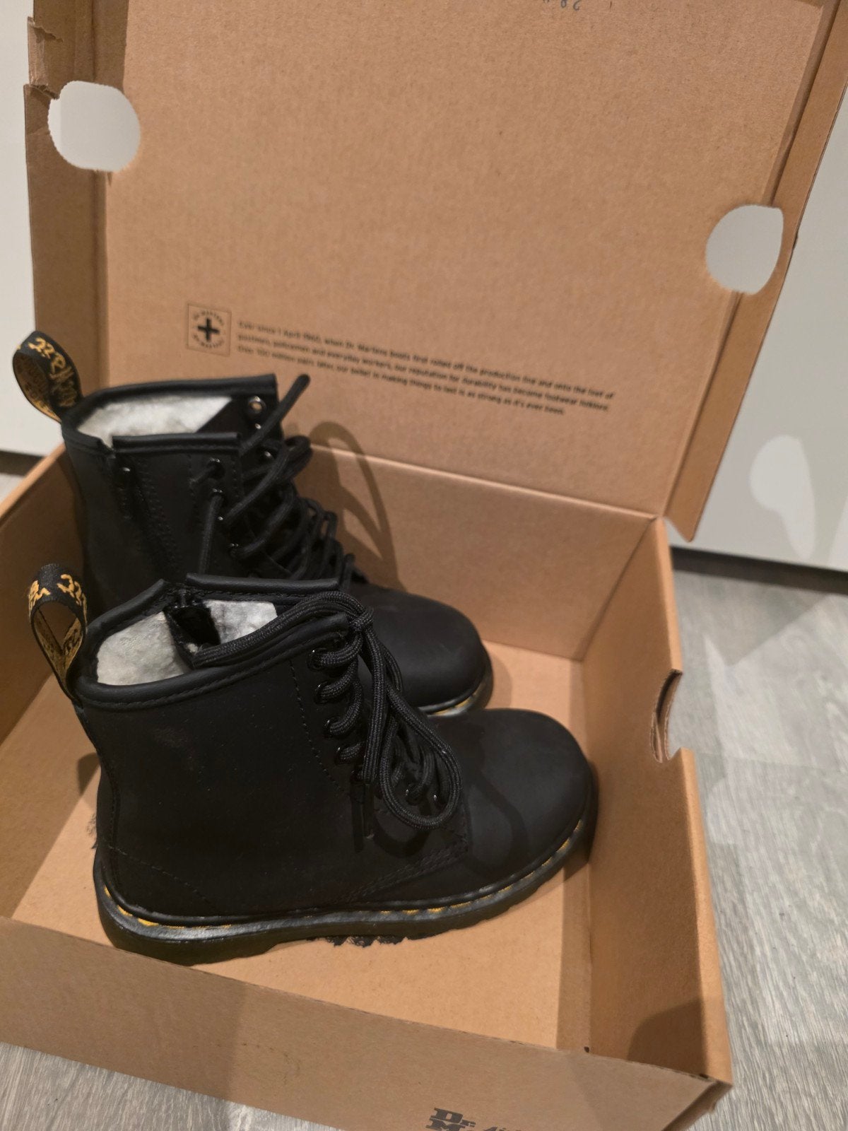 Dr. Martens 1460 Serena J Laarzen - Maat 28 EU, Ophalen of Verzenden, Nieuw, Dr. Martens, Jongen of Meisje