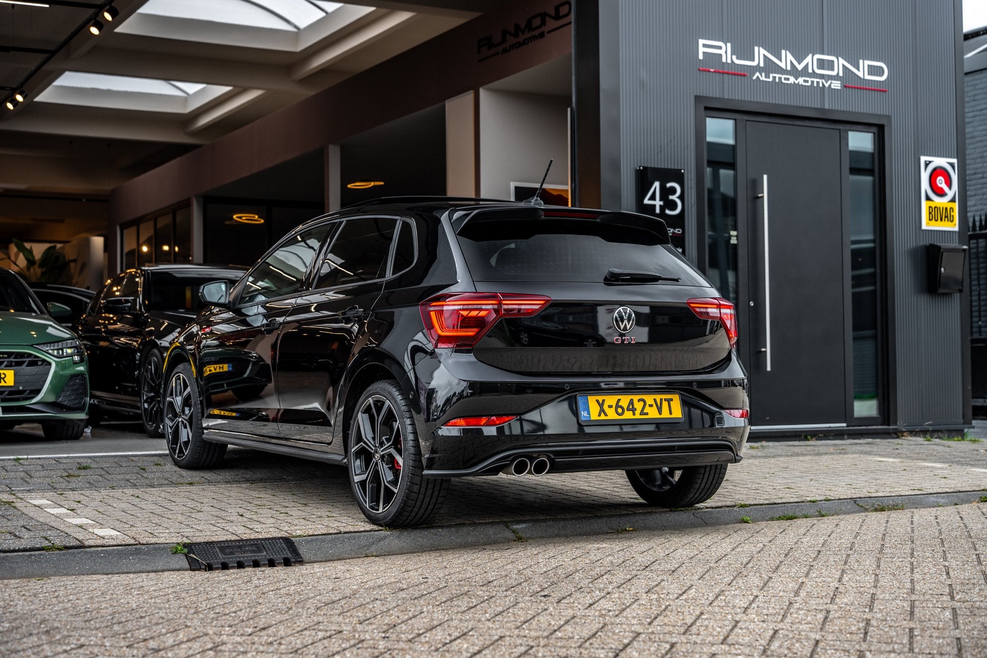 Volkswagen Polo 2.0 TSI GTI|Pano|Carplay|Navi|Dealer Onderho, Gebruikt, 4 cilinders, 1984 cc, Zwart