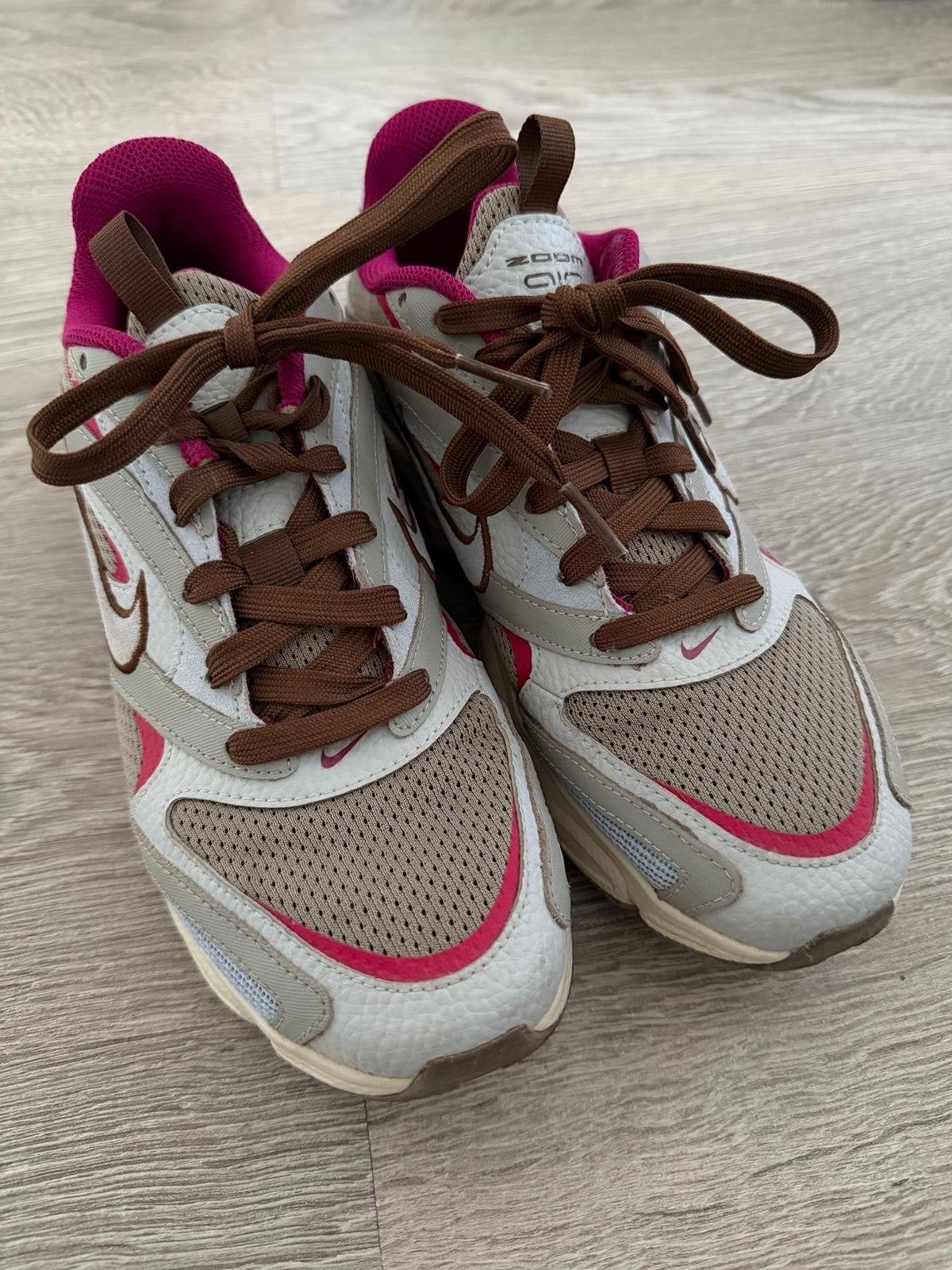 Nike Zoom Air sneakers - Maat 39, Ophalen of Verzenden, Gedragen, Overige kleuren, Sneakers of Gympen