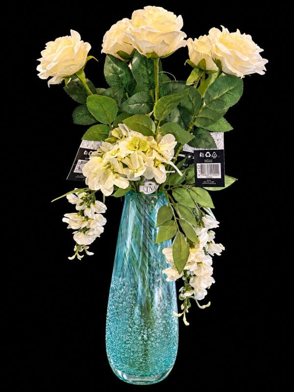 Lichtblauwe vaas met wit boeket, kunst rozen sering VdlM, Ophalen of Verzenden, Wit, Boeket, Inclusief kunstbloemen