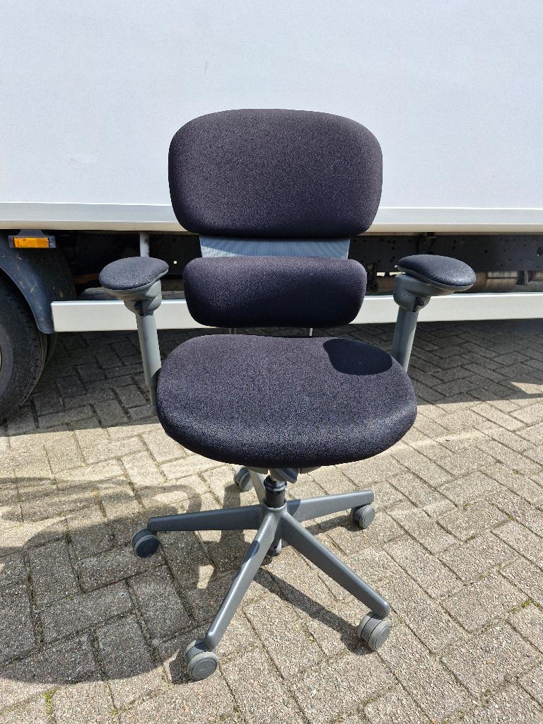 Partij 15x Zeer zware KI Impulse ergonomische bureaustoelen, Postbus, Zwart, Ophalen of Verzenden, KI