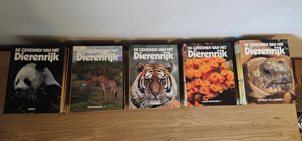 De geheimen van het dierenrijk 33 stuks - lekturama, Boeken, Ophalen, Zo goed als nieuw, Natuur algemeen, Diverse