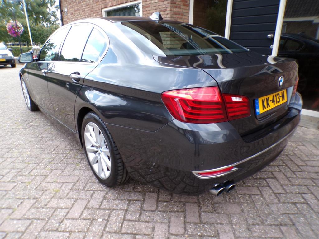 BMW 5-serie 520i Luxury Edition Automaat / Leder / Navi / De, Auto's, Automaat, Achterwielaandrijving, Gebruikt, 4 cilinders