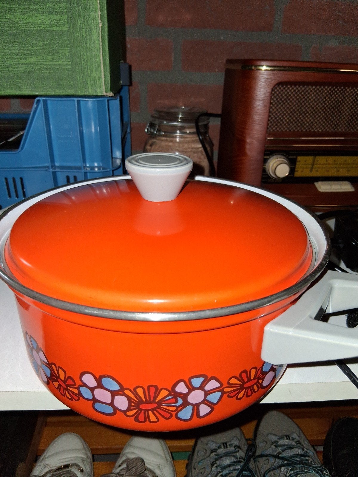 Vintage Oranje Emaille Kookpan met Bloemmotief, Ophalen of Verzenden, Gebruikt, Overige materialen