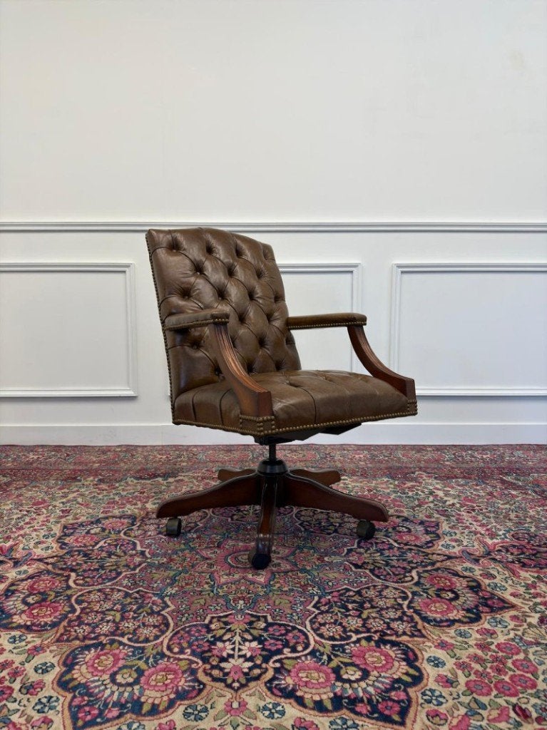 Klassiek Engels Chesterfield Bureaustoel
