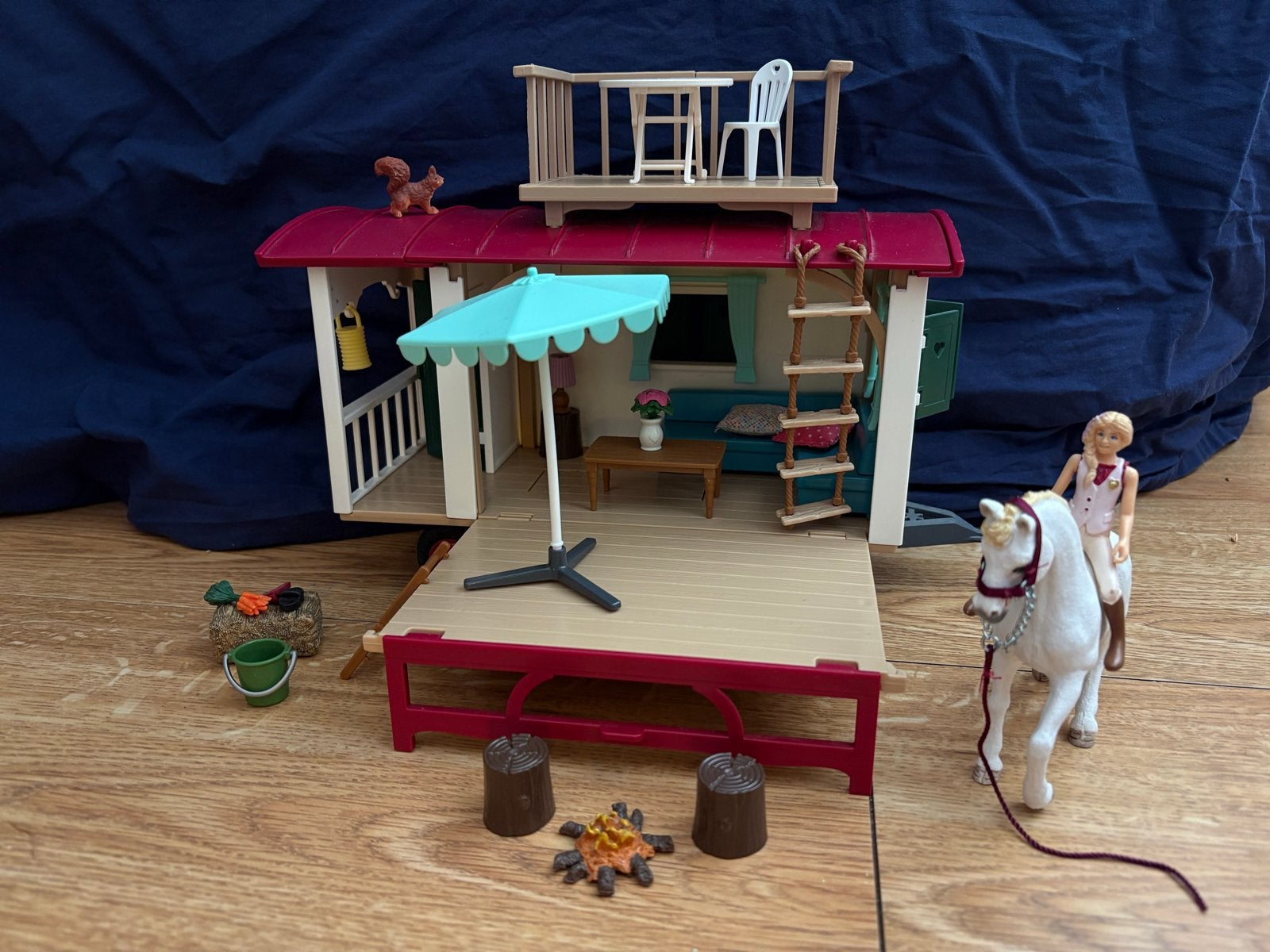 Schleich 42415 Caravan met paard - Horse Club, Ophalen of Verzenden, Zo goed als nieuw