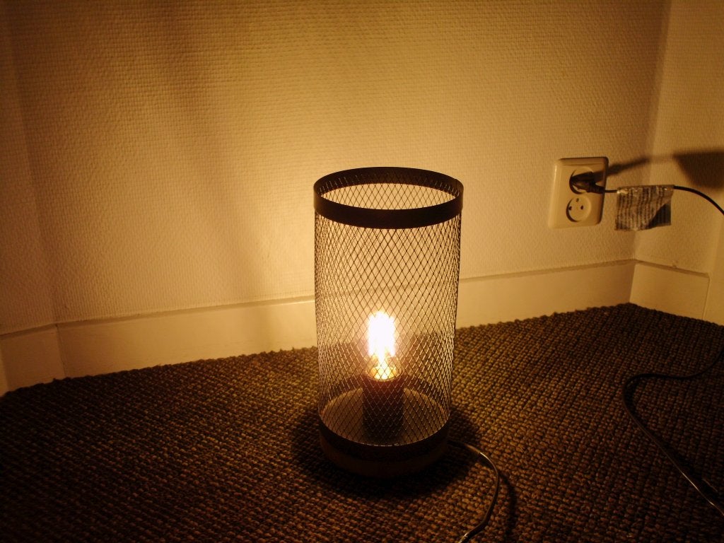 1x basic vloerlamp kastlamp uit China met LED werkt nog goed, Ophalen, Gebruikt, Overige materialen, E27 (groot)