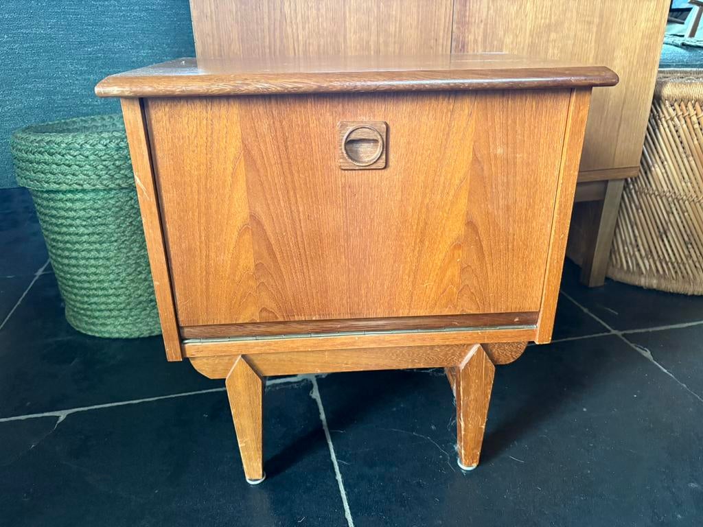 Vintage / retro kastje / nachtkastje, Antiek en Kunst, Antiek | Meubels | Kasten, Ophalen