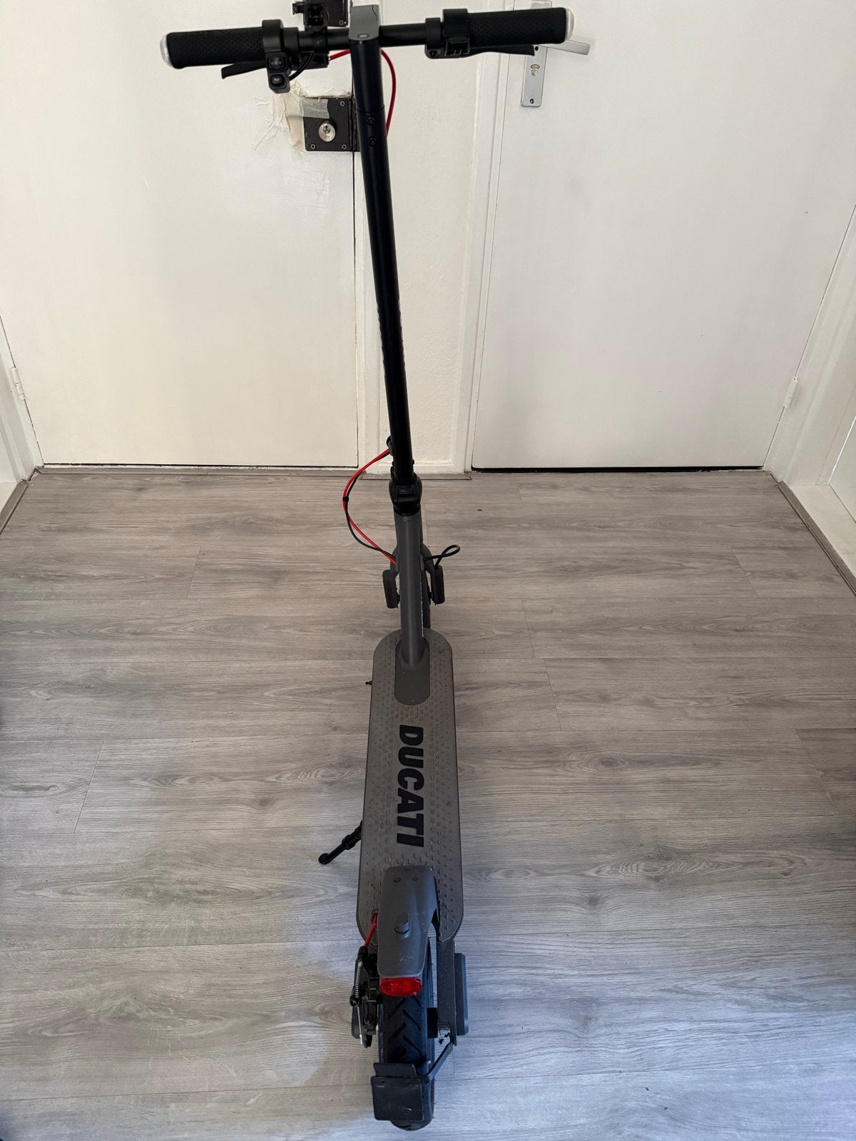Ducati PRO-I EVO elektrische step, Fietsen en Brommers, Steps, Zo goed als nieuw, Elektrische step (E-scooter), Ophalen
