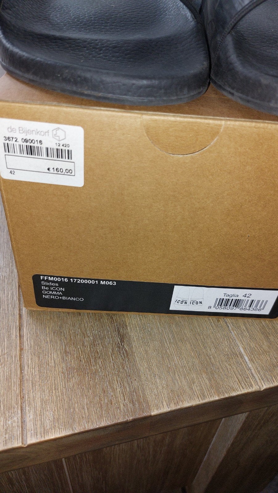 Zeer Nette Badslippers van Dsquared2, Ophalen of Verzenden, Zo goed als nieuw, Zwart