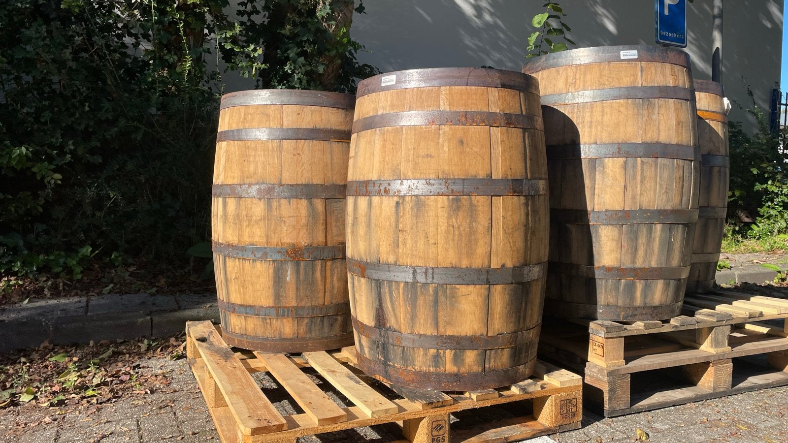 Te koop: diverse eiken houten Bourbon vaten, Tuin en Terras, 150 liter of meer, Ophalen, Gebruikt, Hout
