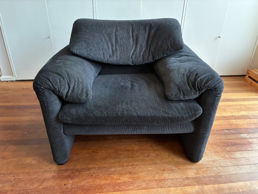 Cassina Maralunga Fauteuil, zwart-grijs fluweel, Huis en Inrichting, Ophalen, Gebruikt, Vintage, 75 tot 100 cm