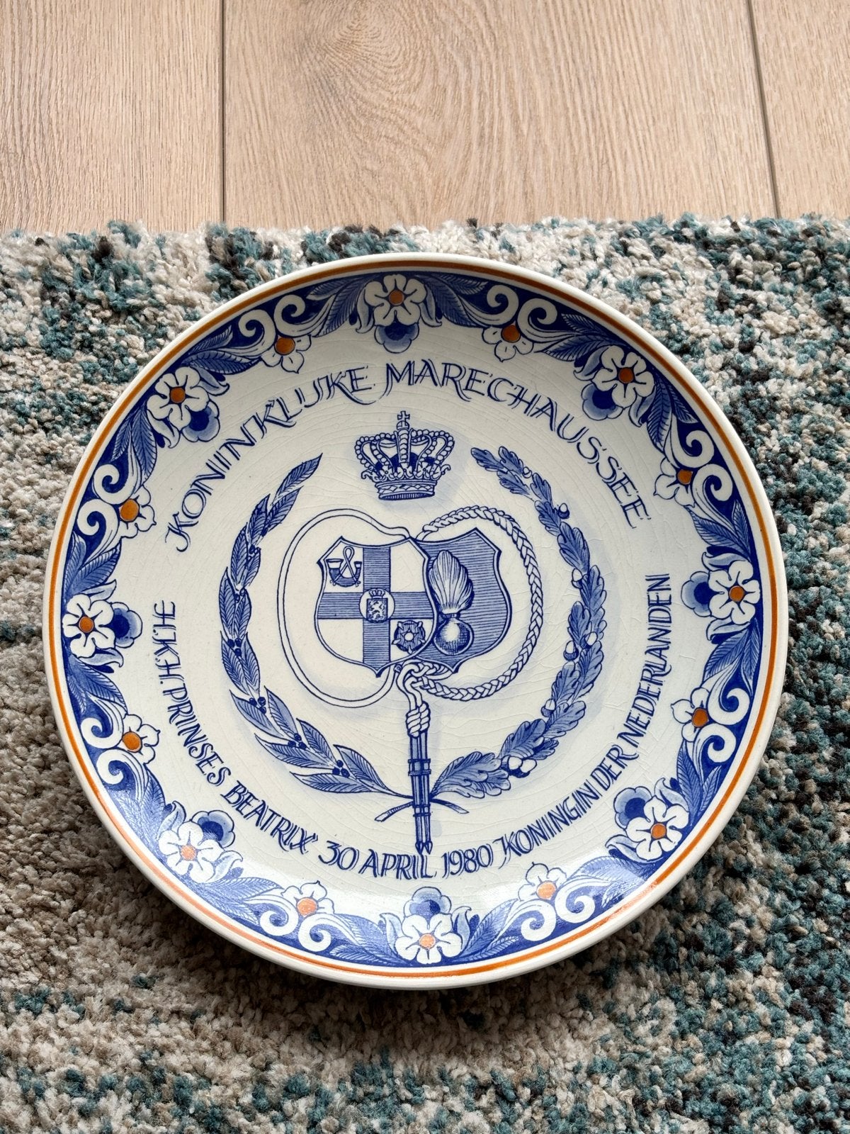 Delfts Blauw Herdenkingsbord Kon. Marechaussee Beatrix 1980, Ophalen of Verzenden