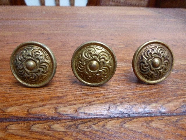 3 antieke knoppen voor kast e.d., Ophalen of Verzenden