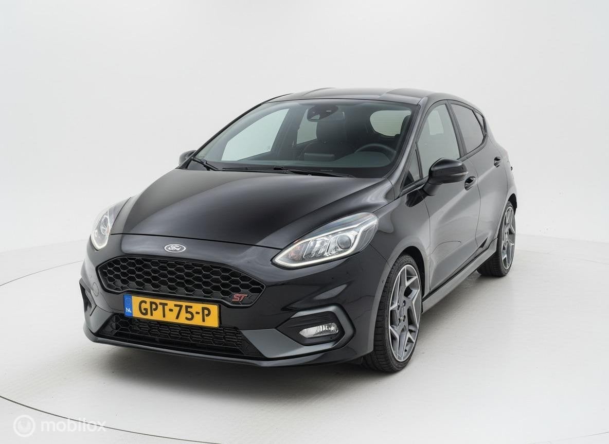 Ford Fiesta 1.5 EcoBoost ST-3 RECARO|KEYLESS|CAMERA|B&O|MAXT, Voorwielaandrijving, Zwart, Handgeschakeld, Benzine