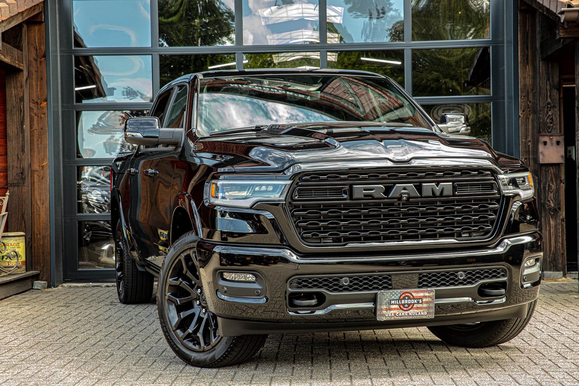 Dodge Ram 1500 Limited H/O Hurricane 540 PK BPM VRIJ Rambox,, Auto's, Dodge, Automaat, 4 stoelen, Zwart, Leder