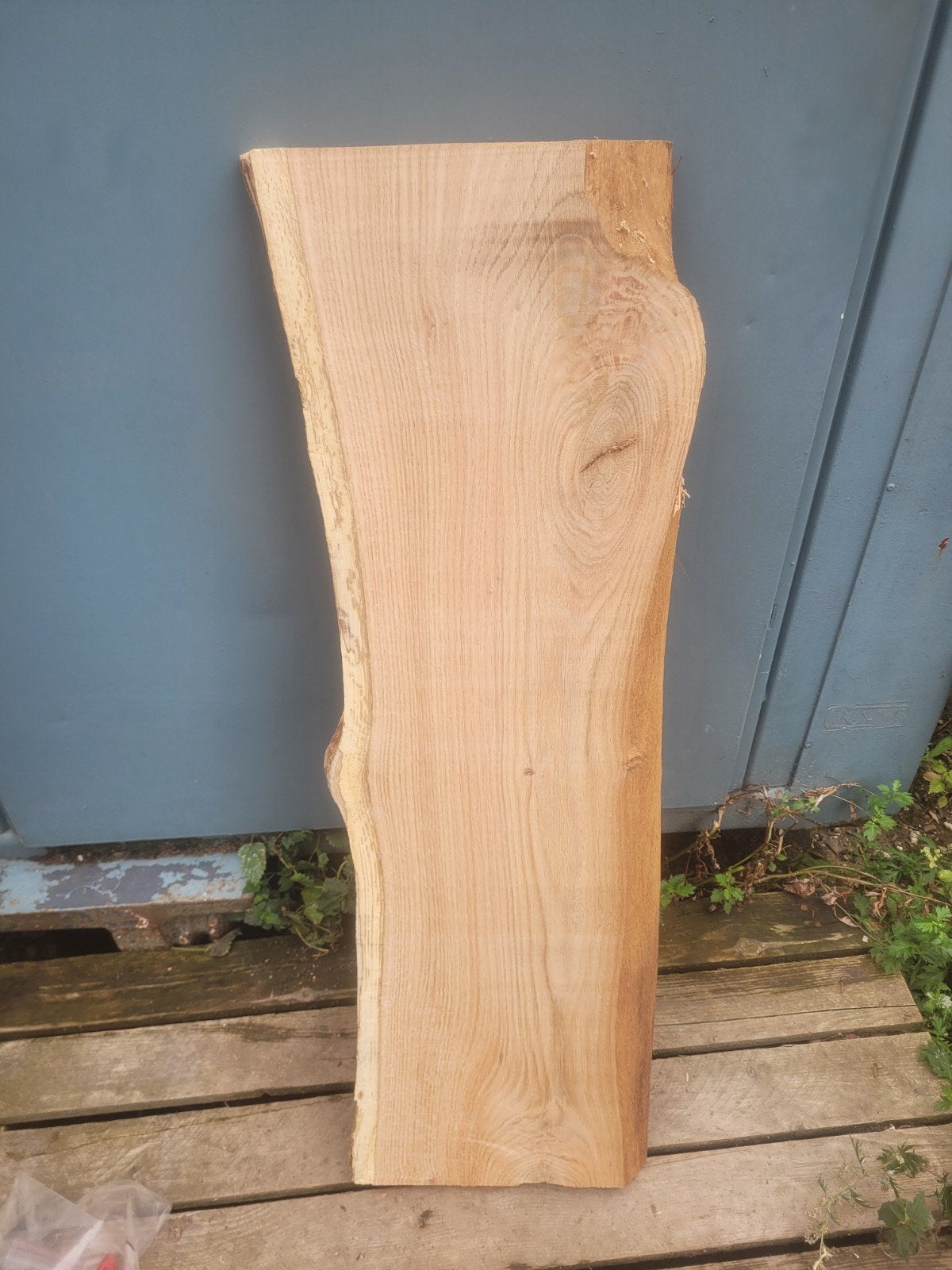 schaaldeel boomstamtafel sidetable INLANDS EIKEN, Ophalen of Verzenden, Nieuw, Minder dan 180 cm, Planken