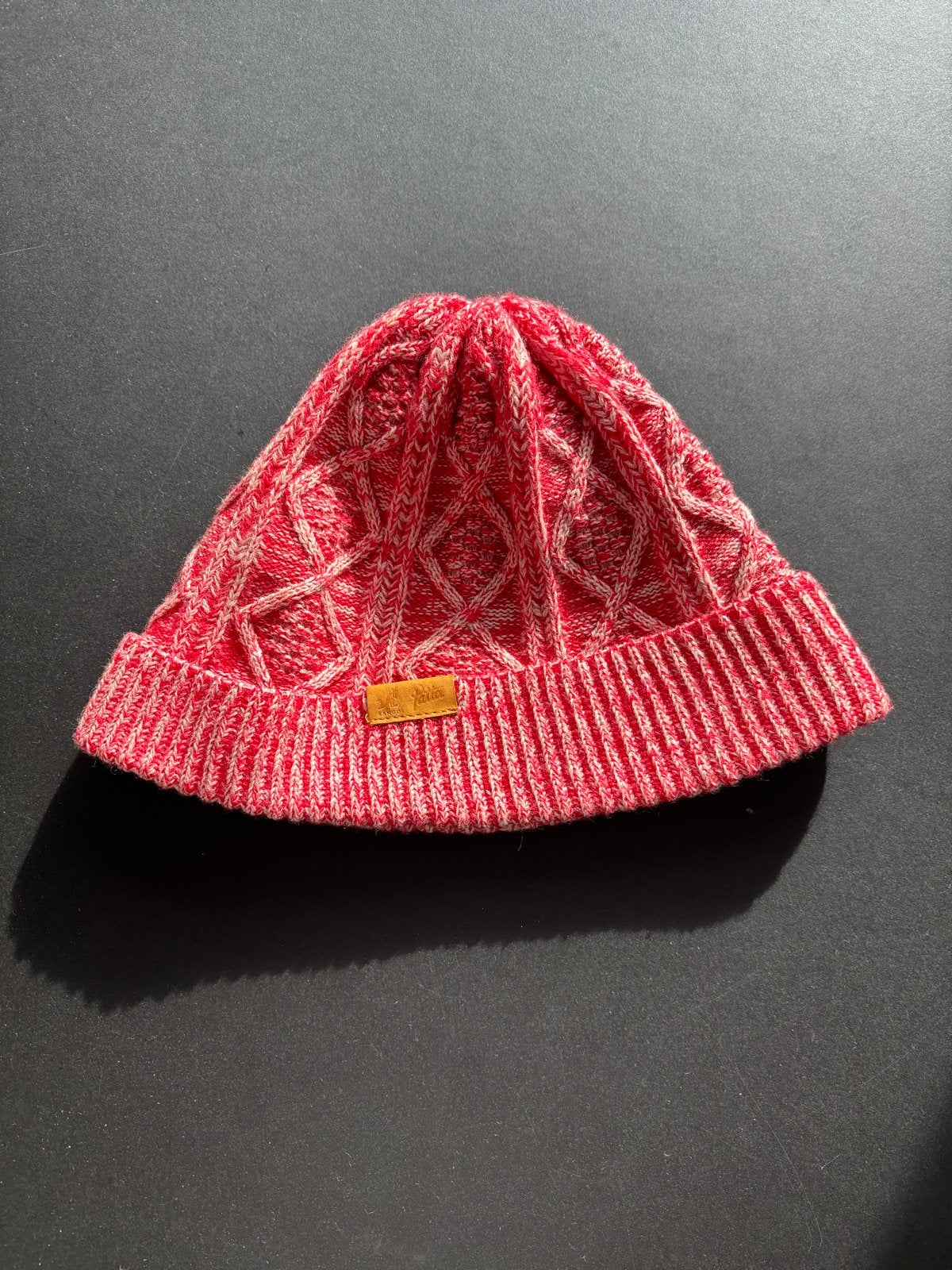 Patta x Kangol gebreide muts rood/wit, Ophalen of Verzenden, Zo goed als nieuw, Maat 38/40 (M), Muts