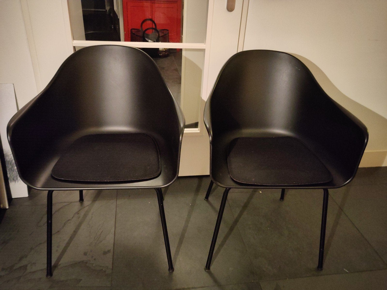 2 kuipstoeltjes, zwart, Deens design, Huis en Inrichting, Stoelen, Kunststof, Gebruikt, Zwart, Ophalen of Verzenden