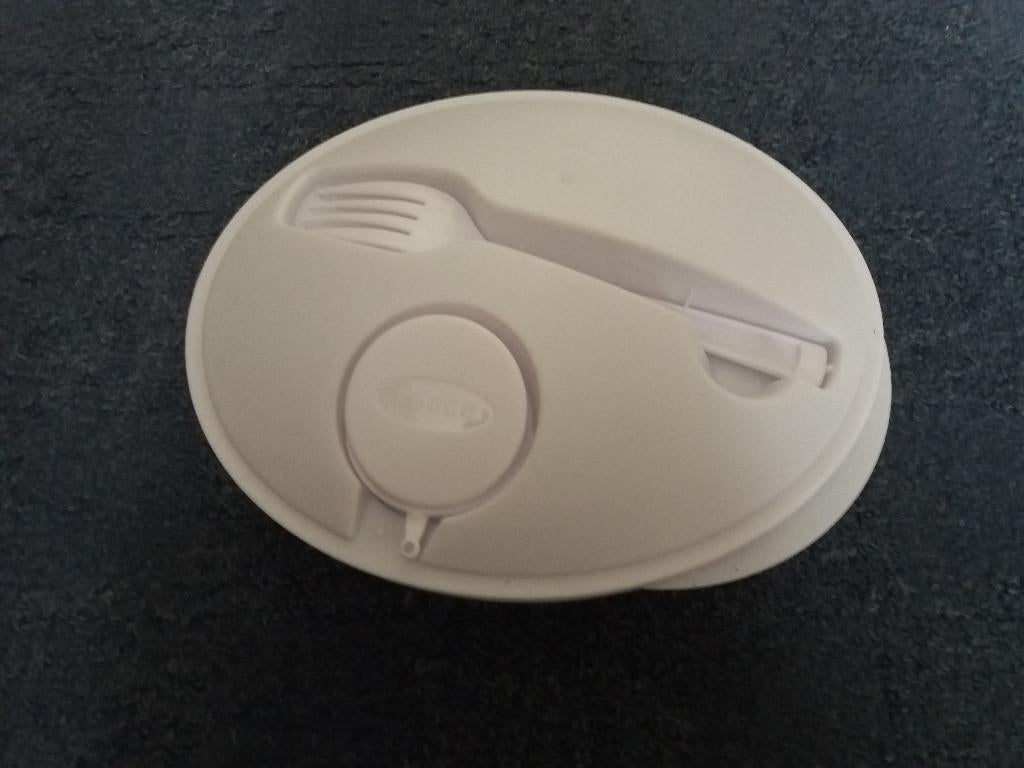 Een lunch/maaltijd-box met apart saus bakje en een vork., Ophalen of Verzenden, Nieuw
