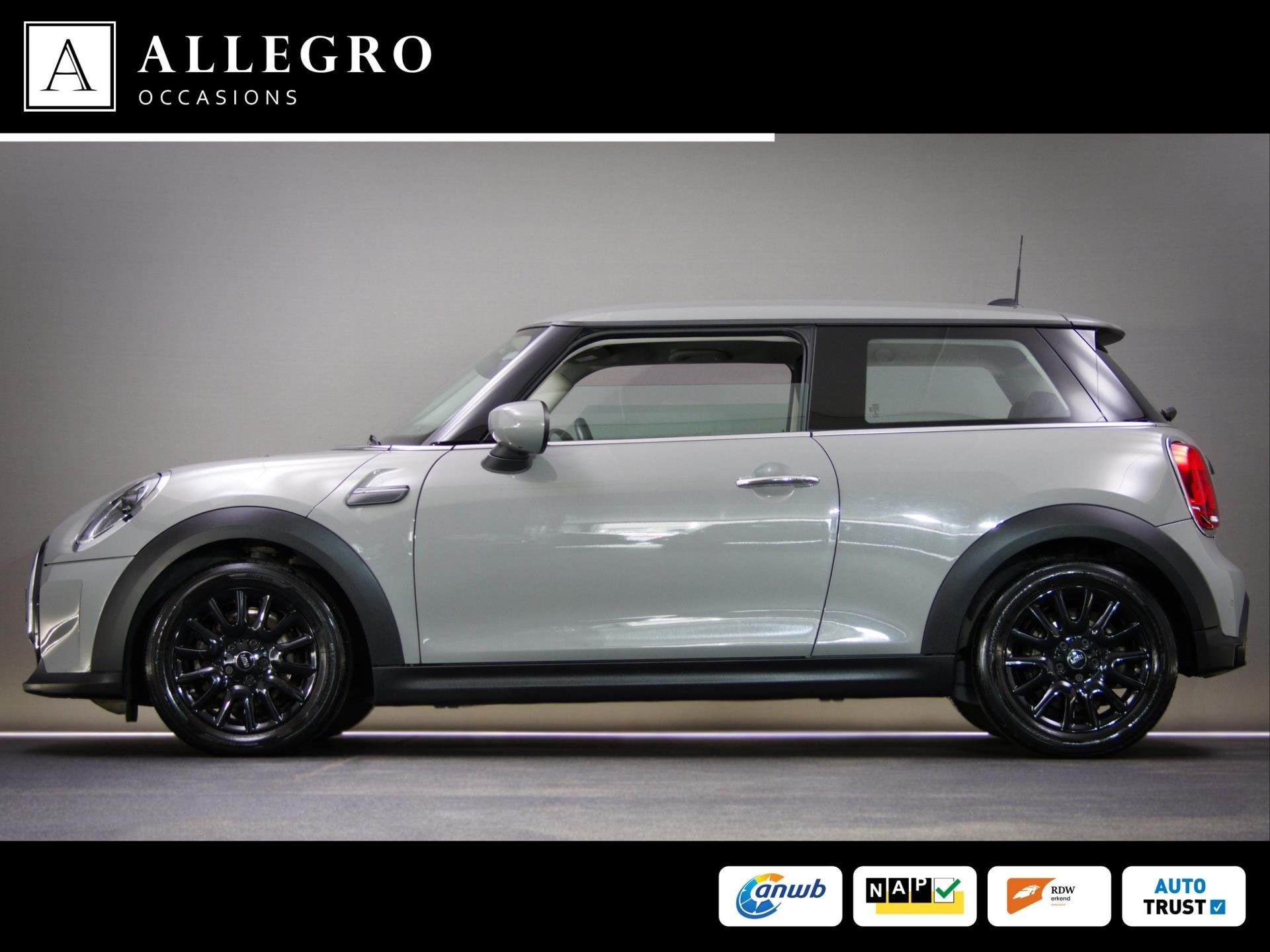 Mini One 1.5 Essential (UNION JACK LIGHTS, APPLE CARPLAY/AND, Voorwielaandrijving, Dealer onderhouden, Stof, Gebruikt