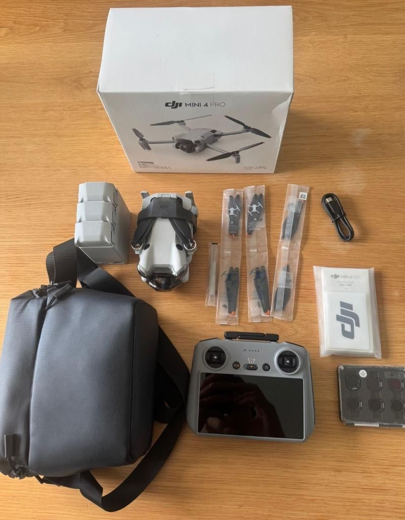 DJI Mini 4 pro + smart controller +3x accu+6x lens+reistas, Ophalen, 30 tot 45 minuten, Cameradrone, Zo goed als nieuw