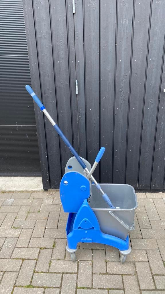 Schoonmaak kar, Ophalen, Dweilemmer, -bak, of -wagen