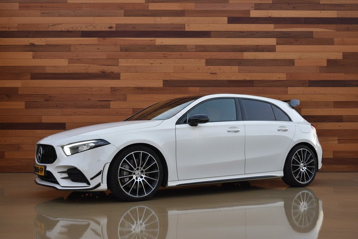 Mercedes-Benz A-Klasse A35 AMG 4MATIC | PANORAMADAK, Auto's, Mercedes-Benz, Automaat, Gebruikt, 4 cilinders, Wit