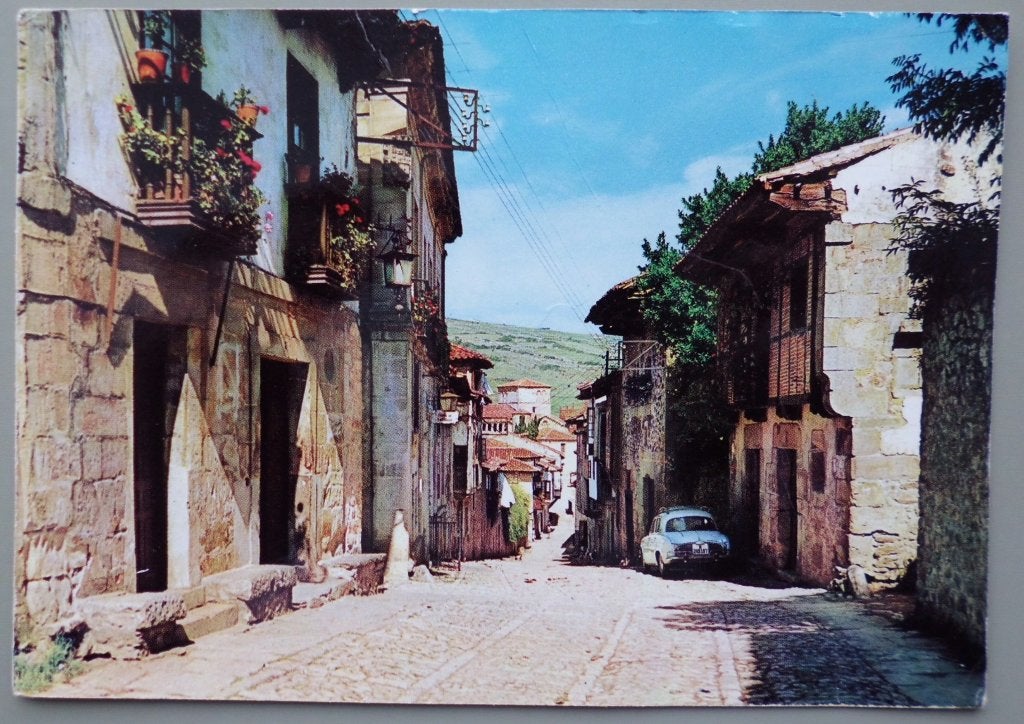 Santillana del mar - oude autos - Renault Dauphine, Ophalen of Verzenden, 1960 tot 1980, Ongelopen, Spanje