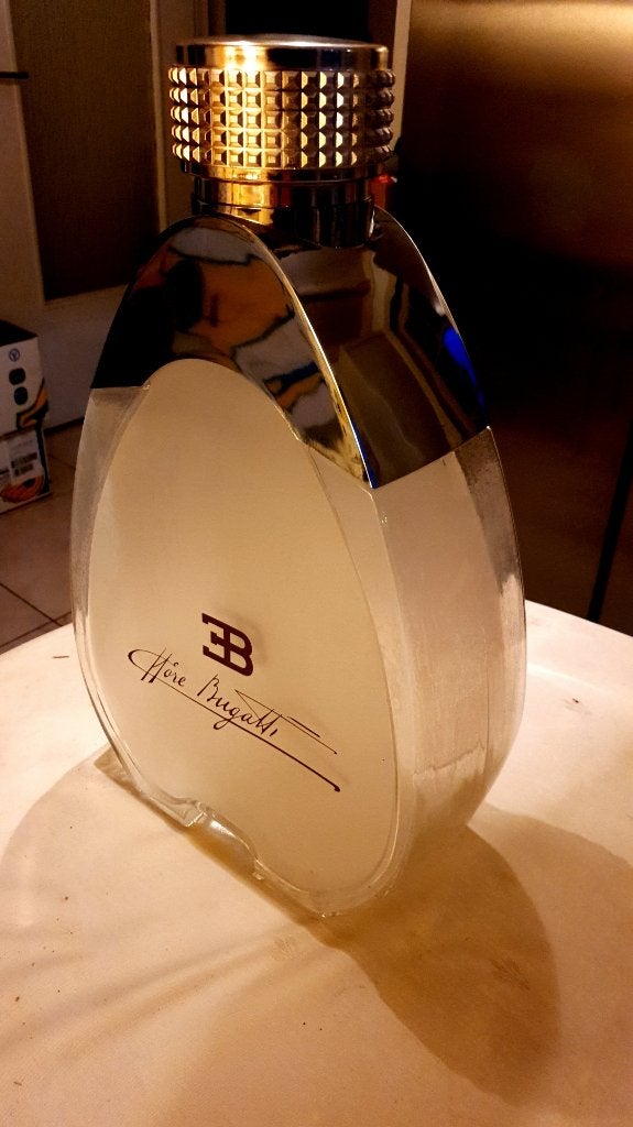 Gigantische Bugatti-parfum dummy. Factice Parfum Fles. De Fa, Ophalen, Zo goed als nieuw