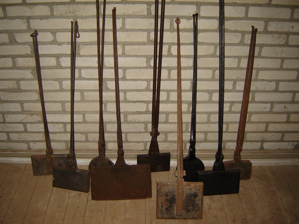 Wafelijzers antiek, Ophalen