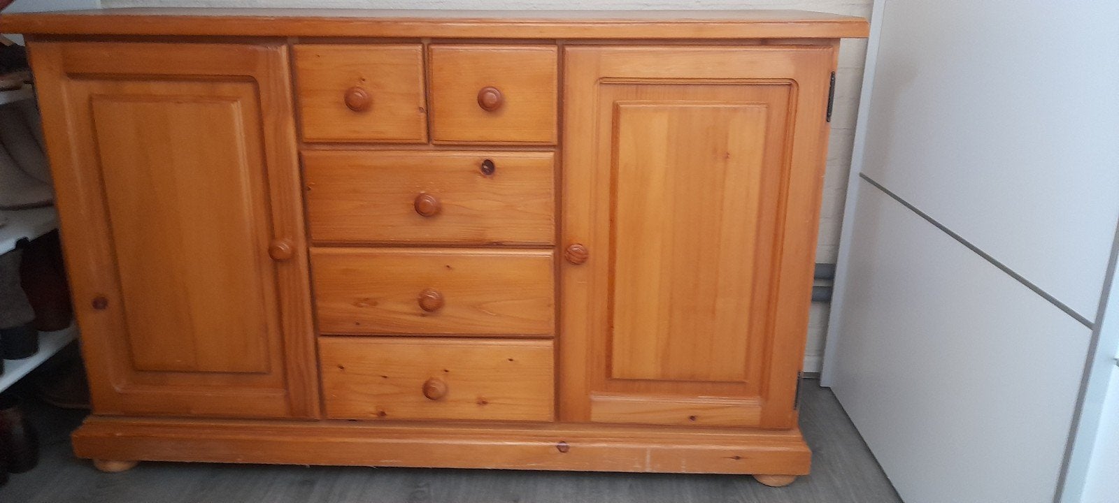 Massief grenen dressoir - 135x45x83 cm, Ophalen, Gebruikt, 100 tot 150 cm, Grenenhout