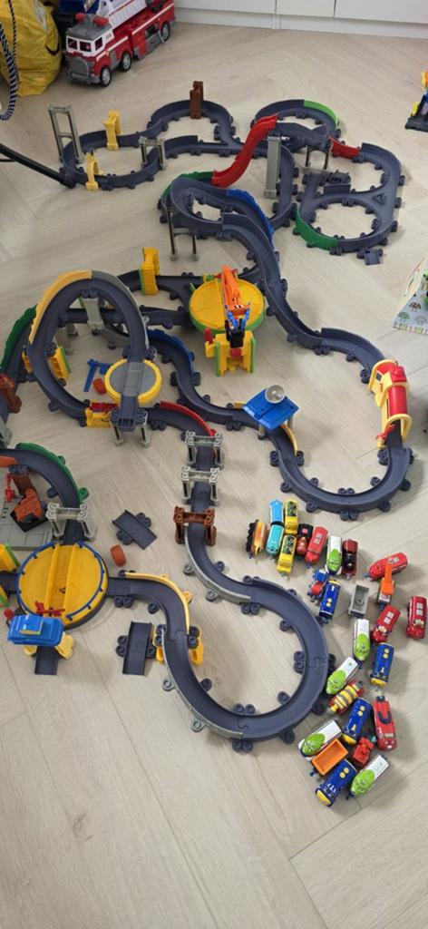Chuggington treinspoor met heel veel treintjes!, Ophalen, Zo goed als nieuw