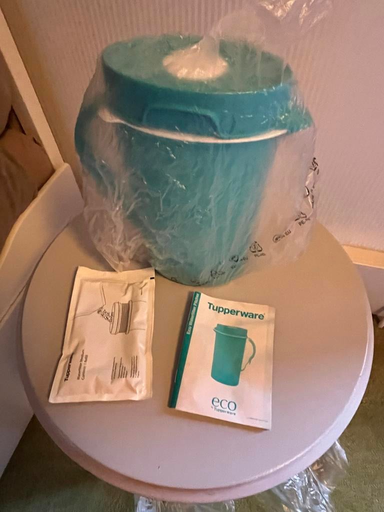 Tupperware Eco Waterfilter Pitcher - Nieuw in verpakking, Ophalen of Verzenden, Nieuw, Blauw, Beker of Kan