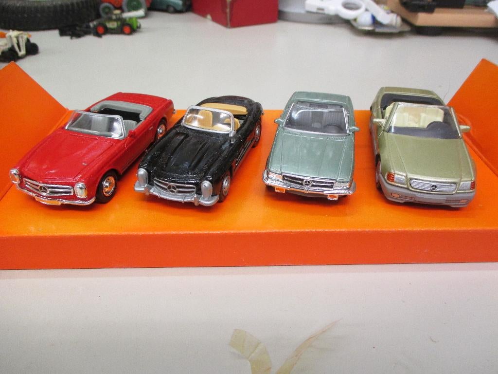 Mercedes Benz SL modelauto's, Ophalen, Zo goed als nieuw, Auto, Overige merken