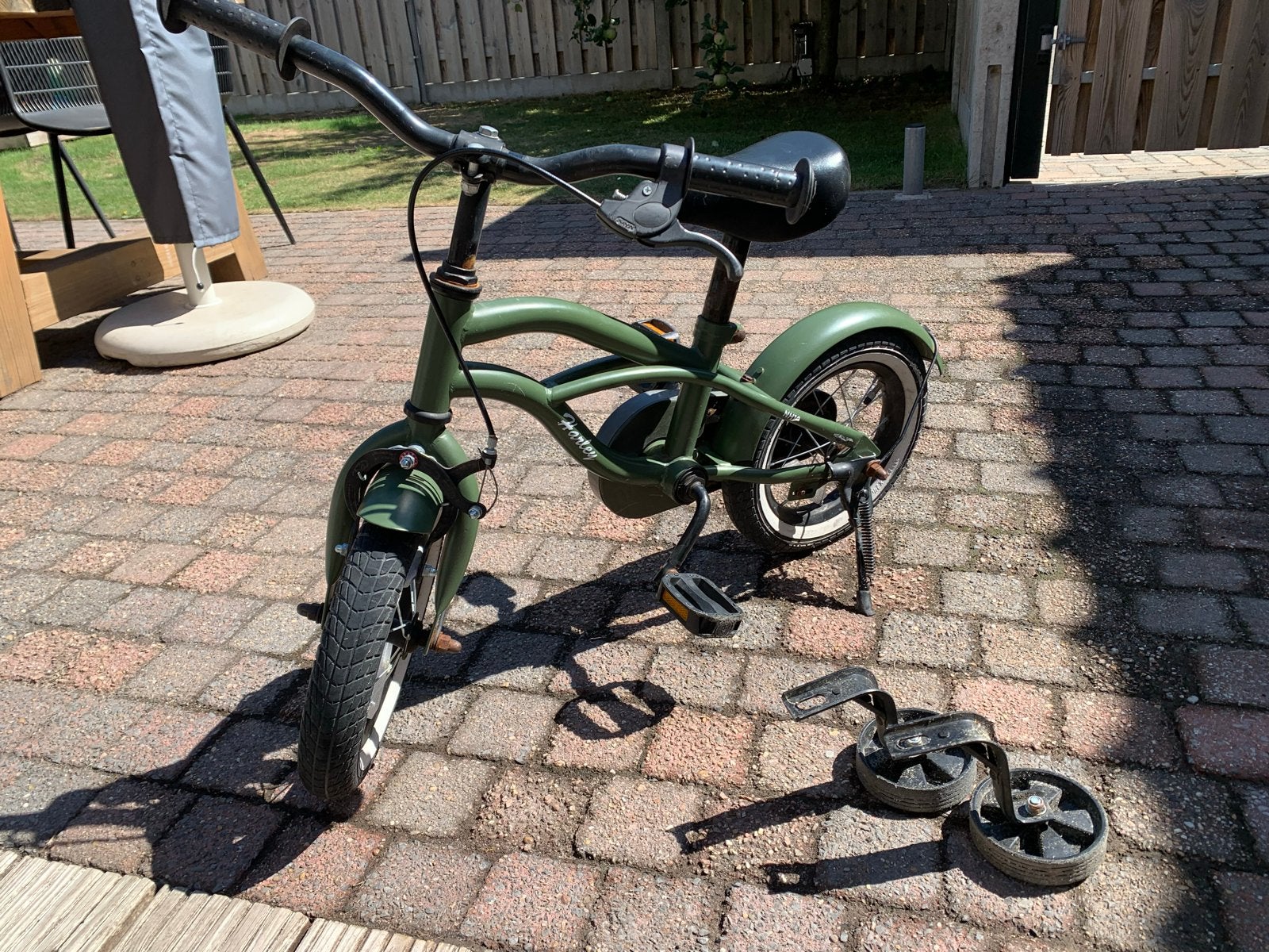 Groene kinderfiets met zijwieltjes - 12 inch, Ophalen, Terugtraprem, Zijwieltjes, Gebruikt