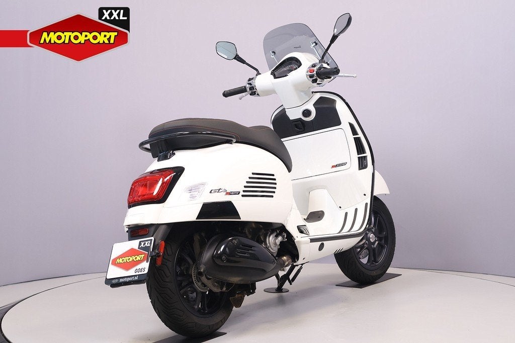 Vespa GTS 300 SUPER, Motoren, Scooter, Bedrijf, Vespa