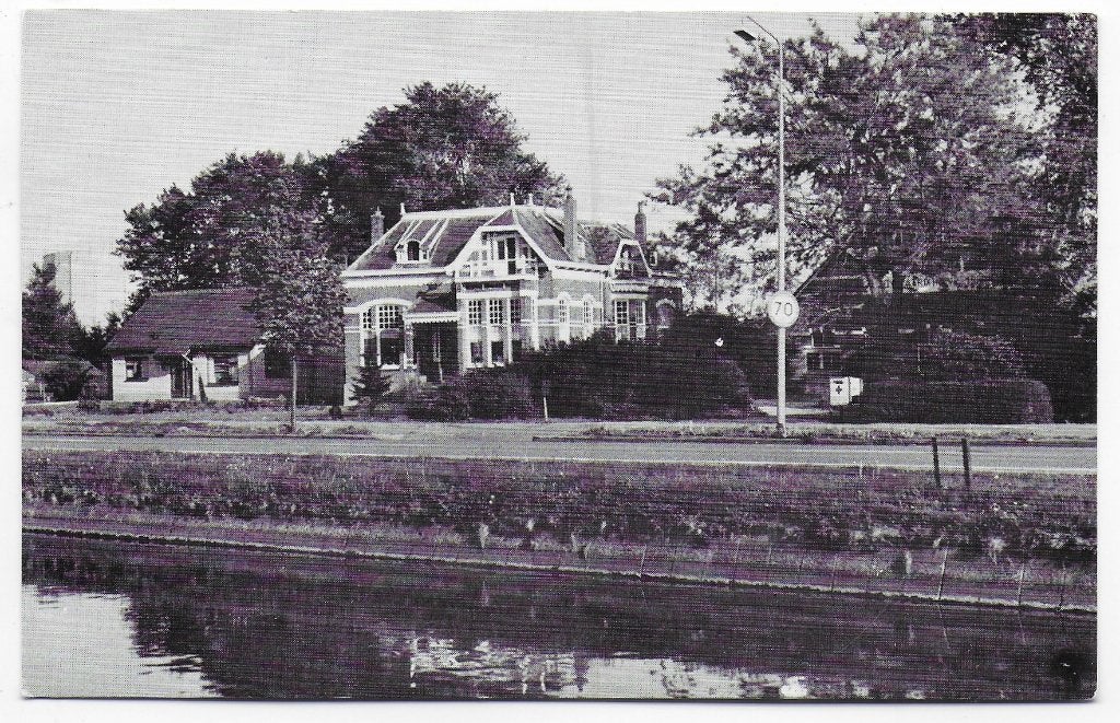 De Krim Beatrixhoeve Oude Ongelopen Ansichtkaart (B5036 ), Ophalen of Verzenden, 1960 tot 1980, Ongelopen