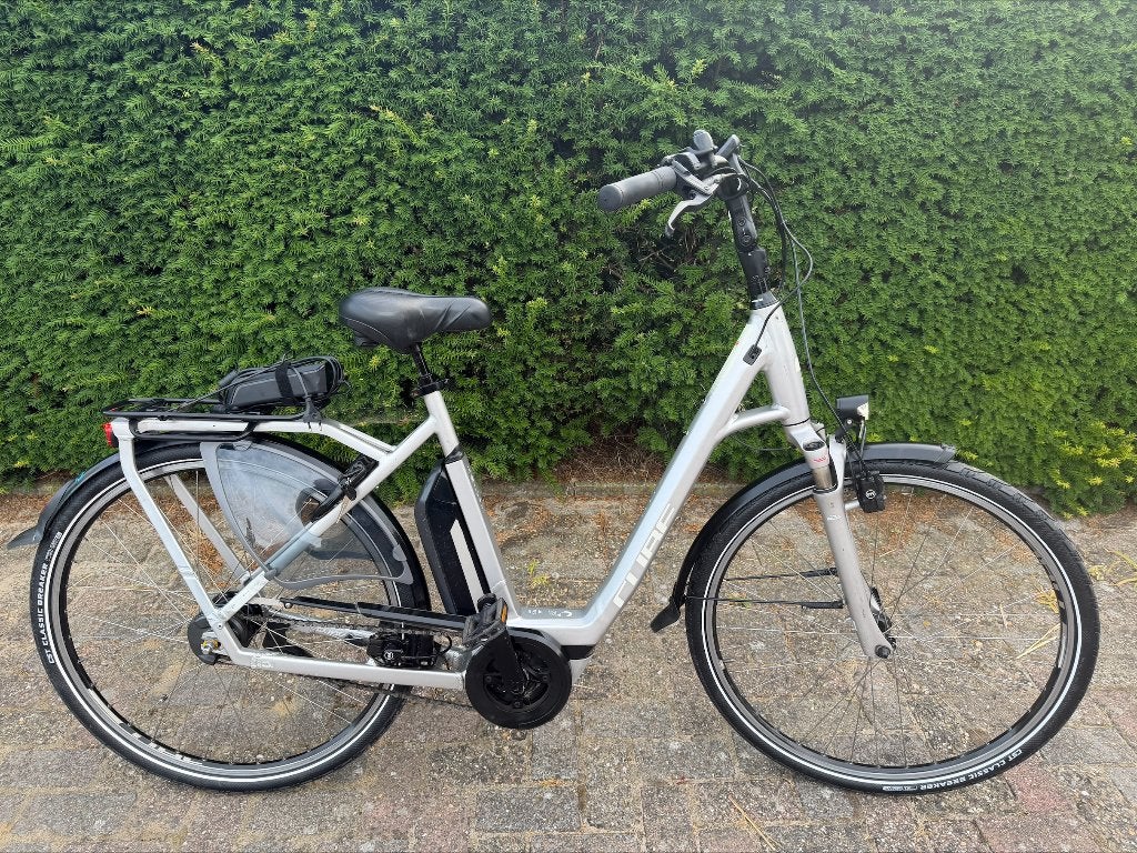 grote maat lage instap cube bosch midden motor nieuw staat, Ophalen, Zo goed als nieuw, Cube, 50 km per accu of meer