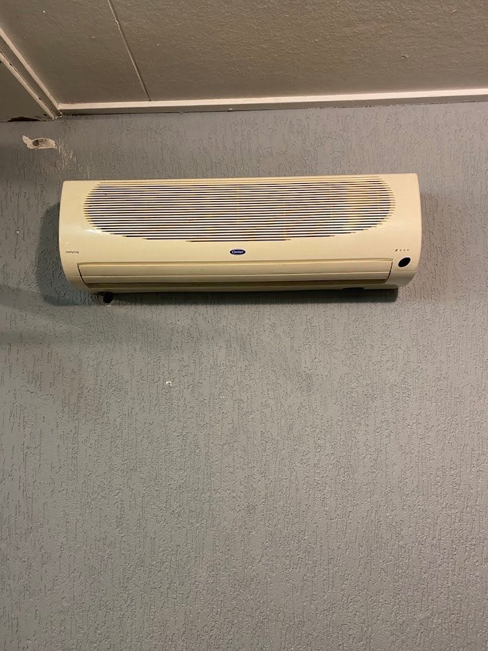 Goedwerkende Carrier airco, Witgoed en Apparatuur, Airco's, Ophalen, Gebruikt, Minder dan 60 m³, 3 snelheden of meer