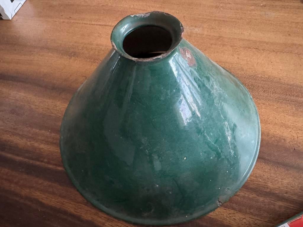 Oude groene lampenkap metaal emaille patina h 15 d 26 cm, Ophalen, Zo goed als nieuw, Rond, Minder dan 25 cm