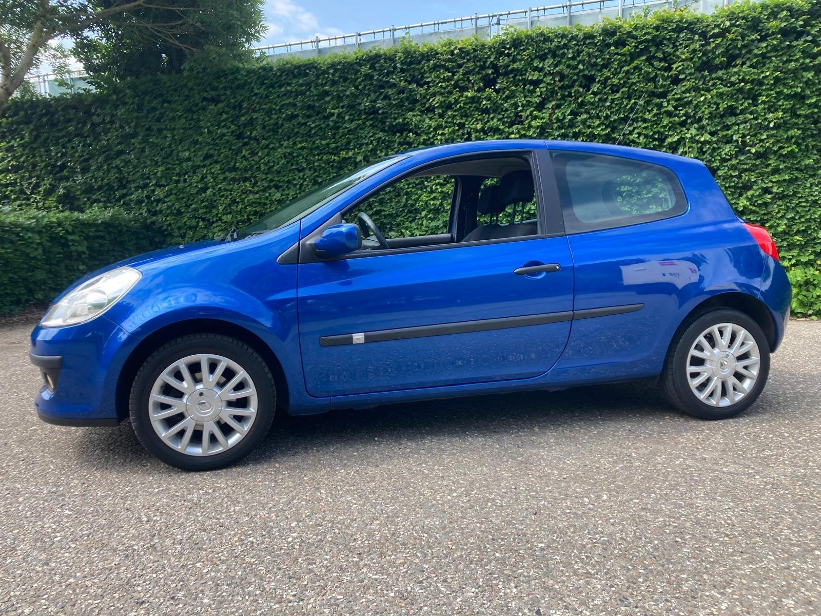 Renault Clio 1.4-16V Exception (bj 2007), Auto's, Gebruikt, 4 cilinders, Blauw, 49 €/maand