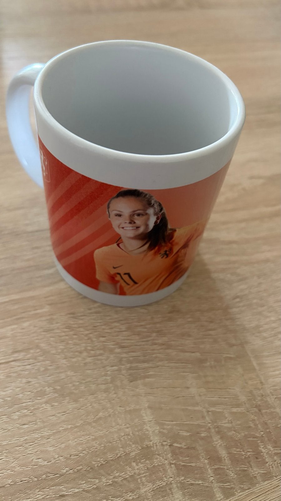 Lieke Martens Mok - Oranje Leeuwinnen, Ophalen, Zo goed als nieuw, Meerkleurig, Steen/keramiek